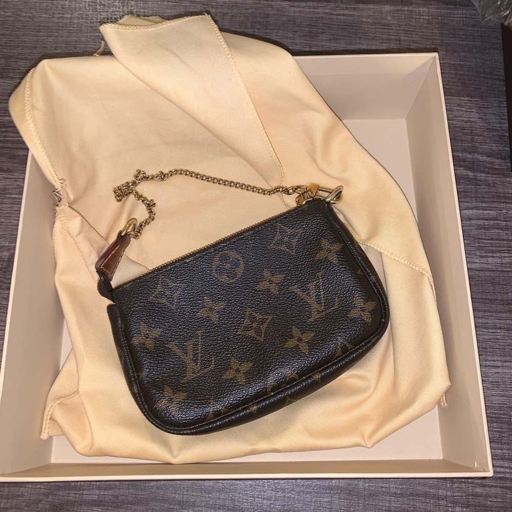 Louis vuitton mini pochette